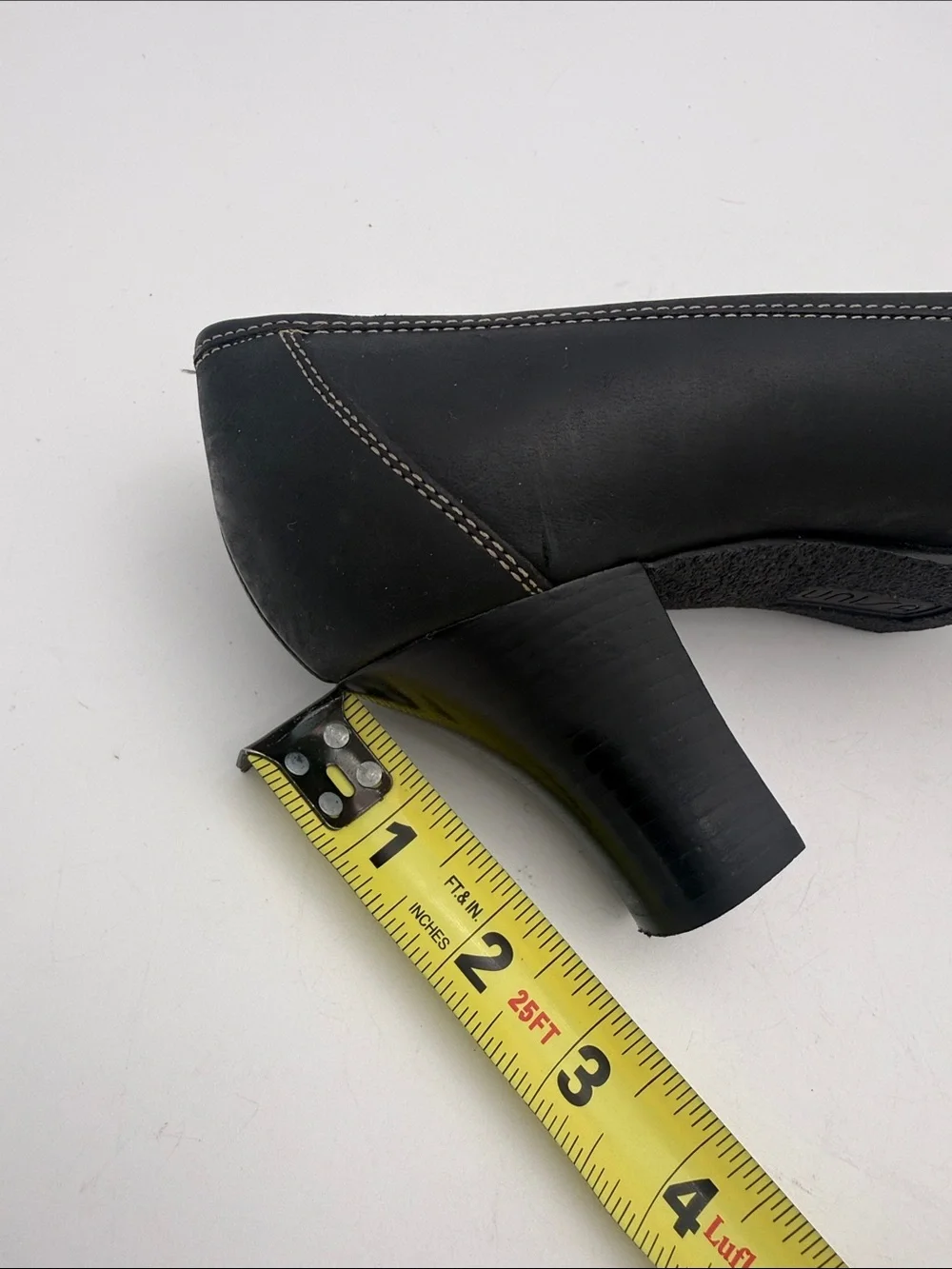Vintage Unisa Black Leather Penny Loafer Heels women 9B casual office Y2K retro
